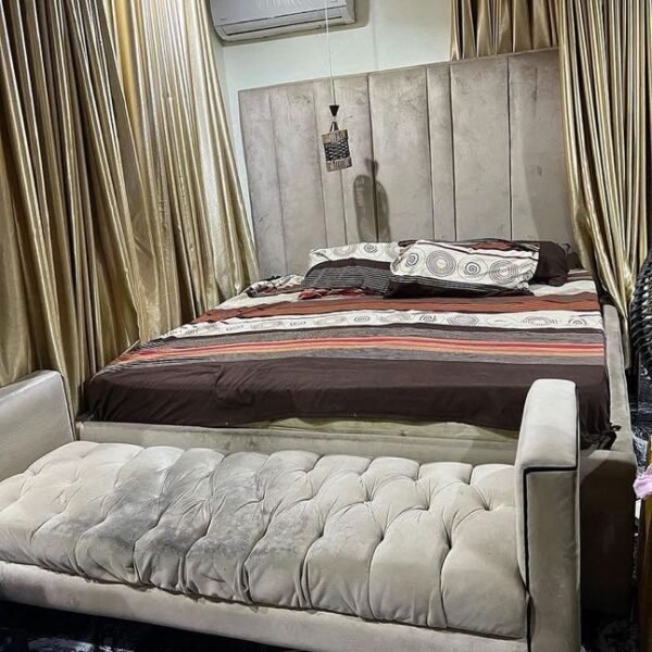 6BY6 BEDFRAME WITH OTTOMAN