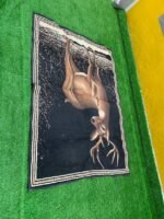 NEATLY USED CENTER RUG (010)