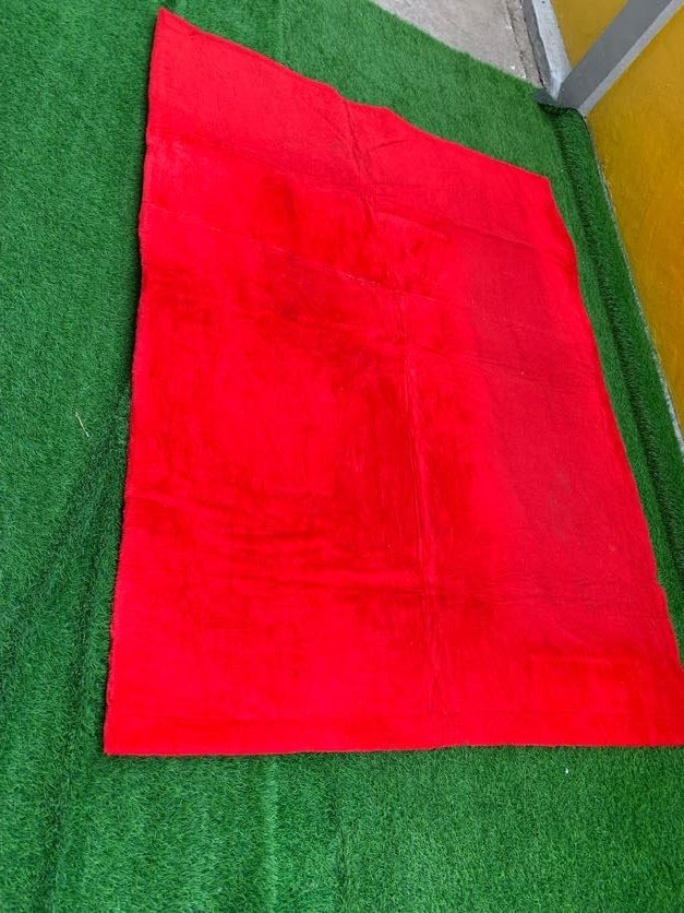 IMG_1426 BARELY USED FLUFFY CENTER RUG (016) - Image 1