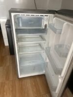 Barely Used 215 LITERS LG Smart Inverter REFRIGERATOR (GL-B221ALLB) - Image 4