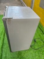 Neatly Used Hisense 91L Single Door Refrigerator - Image 6