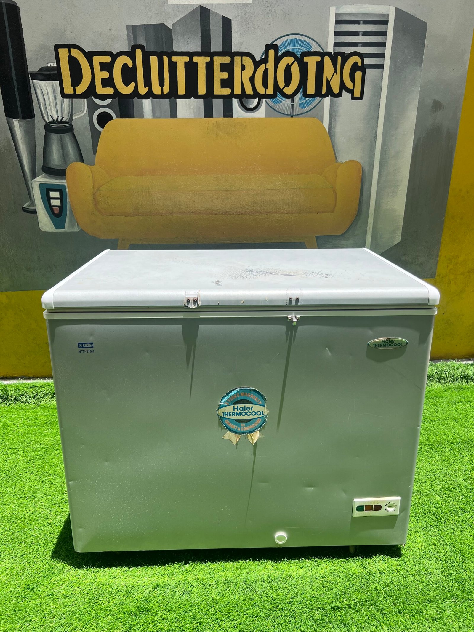 IMG_1856 Slightly Rusted 319L 319L Inverter Chest Freezer, up to 50% Energy Saving, Fast Freezing from 5 Sides, 100 Hours Frozen After Power Outage, LED Lighting, Door Lock, External Handle - Image 1