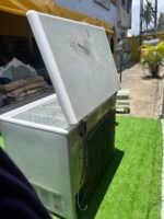 Slightly Rusted 319L 319L Inverter Chest Freezer, up to 50% Energy Saving, Fast Freezing from 5 Sides, 100 Hours Frozen After Power Outage, LED Lighting, Door Lock, External Handle - Image 8