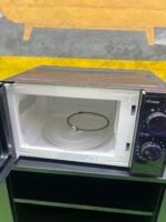Barely Used 20L Hisense Microwave Oven - H20MOBMG - Image 4