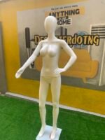 Barely Used White Mannequine - Image 4