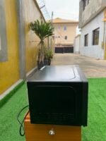 Barely Used Hisense Microwave Oven - 20Liters (H20mobs11) - Image 3
