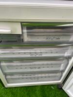 Barely Used 432L Samsung Digital Inverter Double Door Refrigerator With Dispenser - Image 9