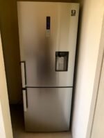 Barely Used 432L Samsung Digital Inverter Double Door Refrigerator With Dispenser - Image 2