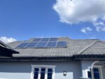 Relatively New VICTRON 3.2KVA, 24V, VICTRON CONTROLLER, 250W POLY * 8, QUANTA BATTERY * 2 (INVERTER WITH BATTERIES AND SOLAR PANEL) - Image 4
