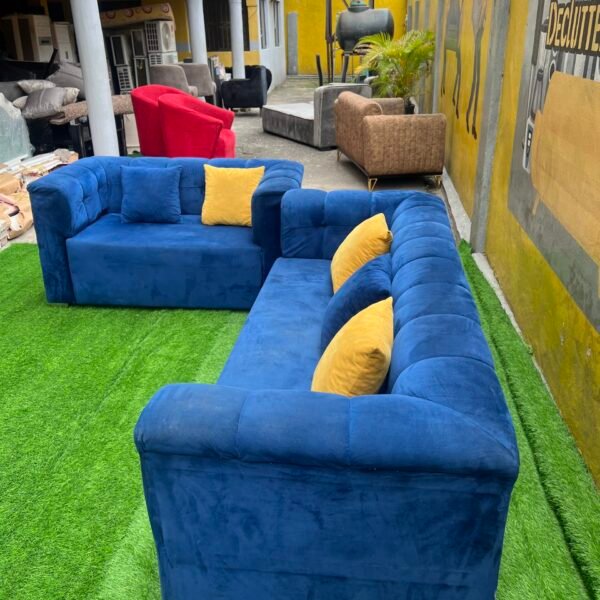 Relatively New 5 Seater Top Quality Sofa Set With Pillows
