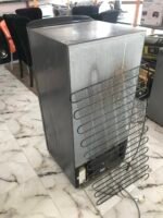 slightly rusted samsung Single Door refrigerator - Image 9