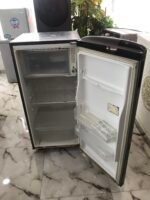 slightly rusted samsung Single Door refrigerator - Image 2