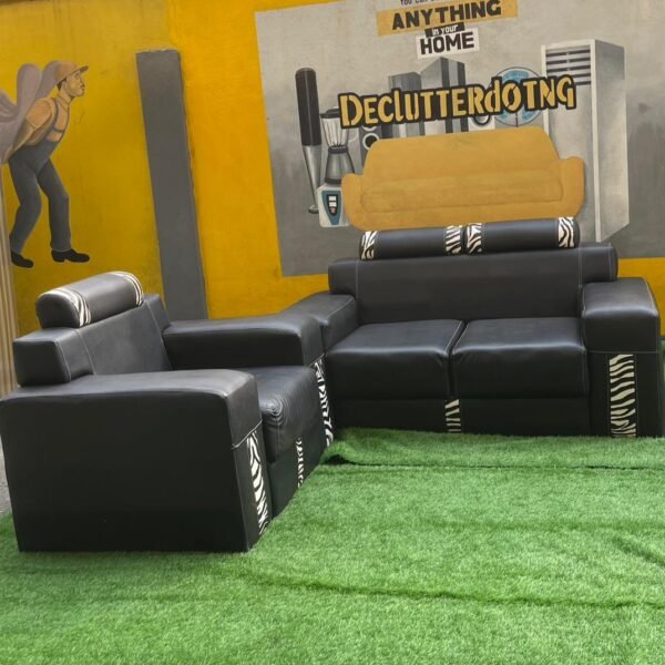 Neatly Used Top Quality 3 Seater Black Leather Chair