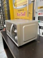 Barely Used 20L Hisense Microwave(H20MOMMI) - Image 9