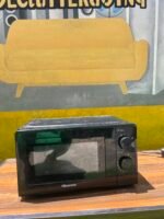 Barely Used Hisense 20L Microwave black(H20MOBMG0