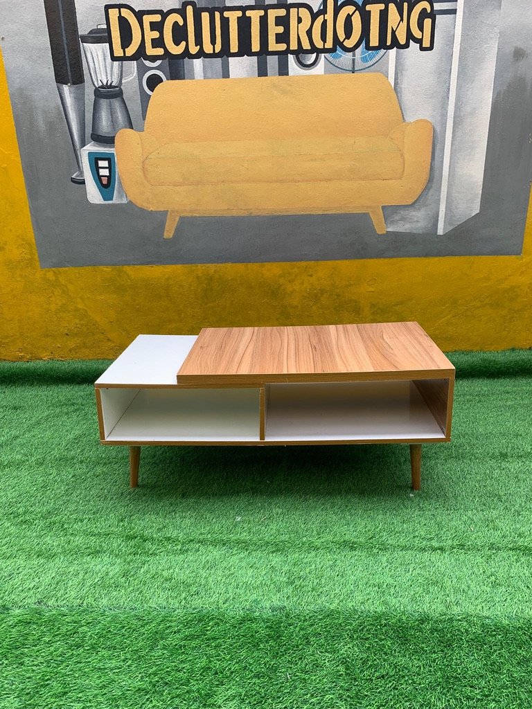 138DA524-5478-4D16-A110-0D3F28E0A711_1_105_c Brand New Brown And White Centre Table 42inches Long - Image 1