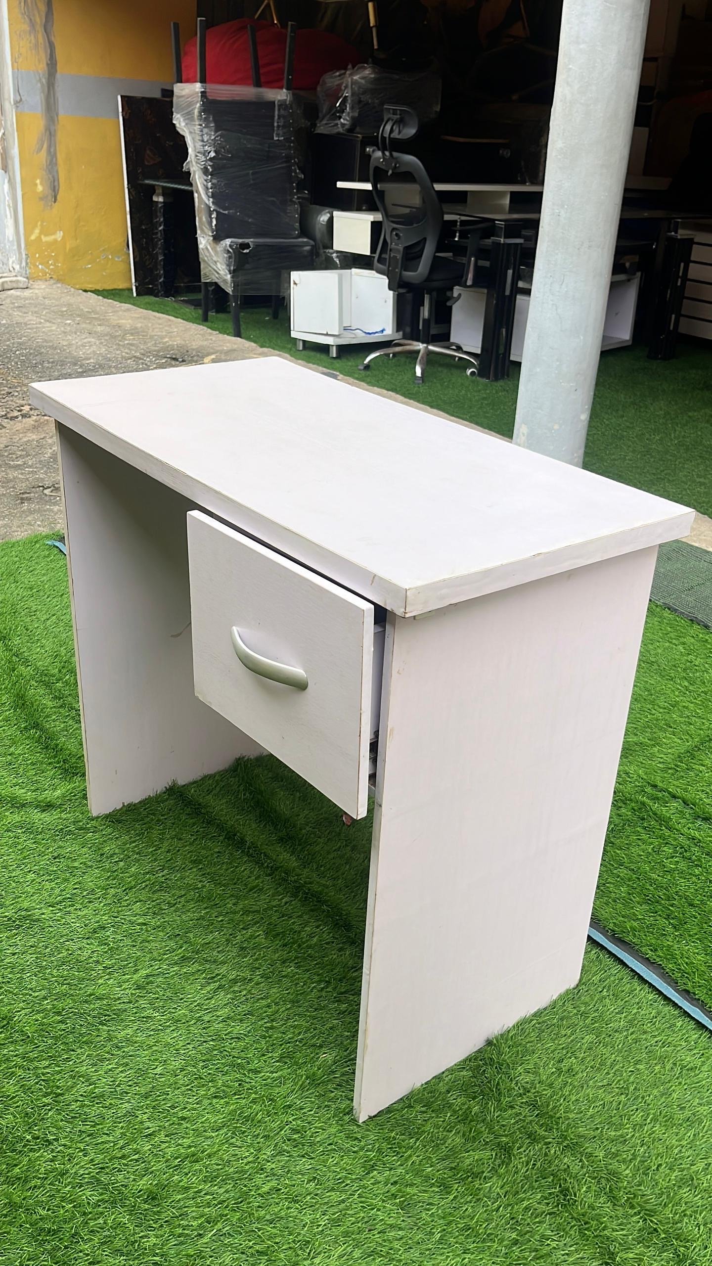 1a6d392d-1220-41e2-a507-c072507d822e Neatly Used White Office Table With Drawer - Image 1