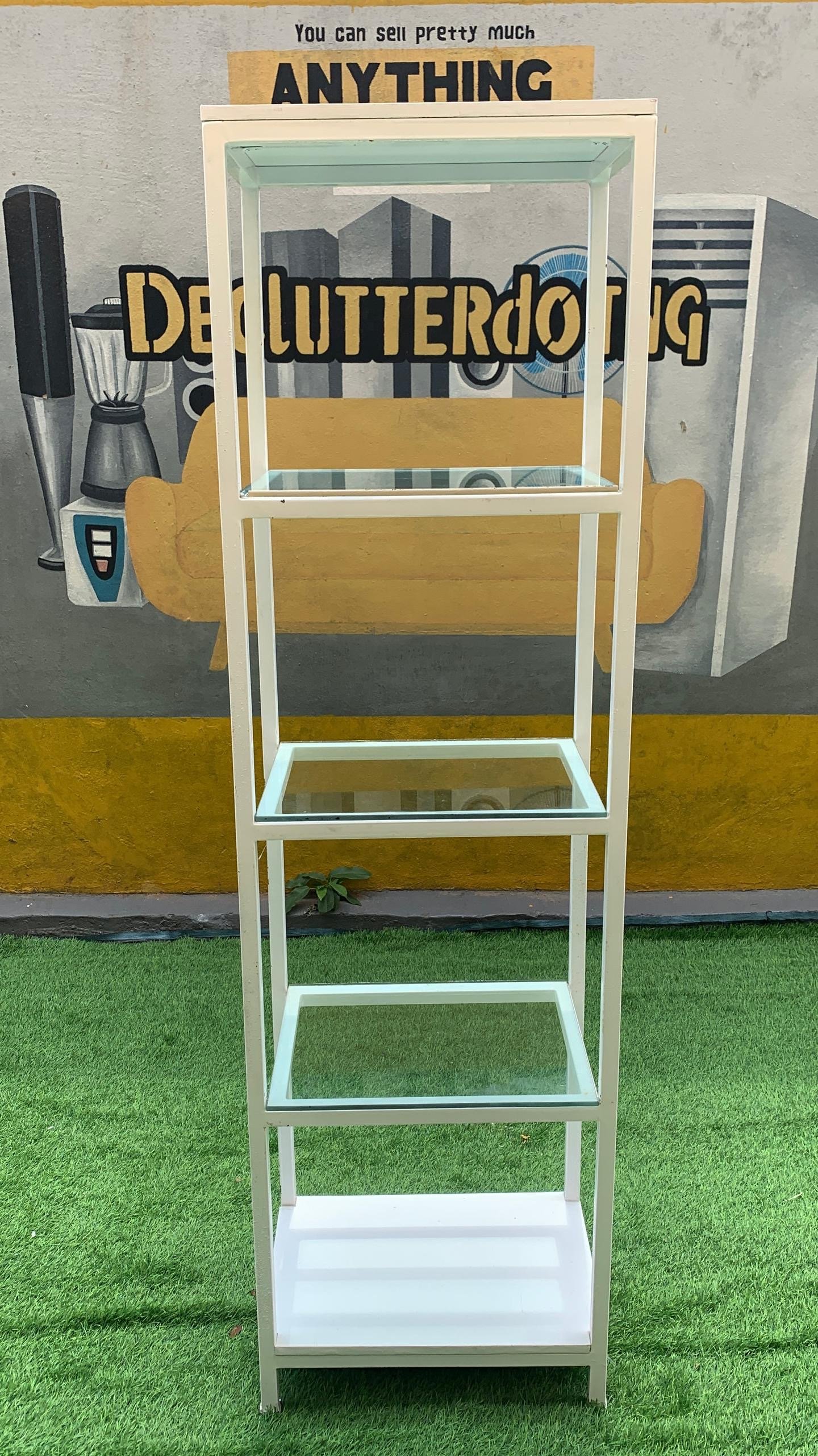 6202ab2e-2ed8-497c-b151-32aa2662bd4d Barely Used White Iron Display Shelf With Transparent Glass - Image 1