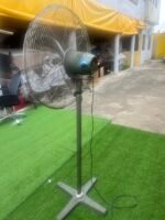 Neatly Used 26inch Ox Industrial Standing Fan(Slightly Rusted) - Image 4