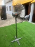 Neatly Used 26inch Ox Industrial Standing Fan(Slightly Rusted) - Image 5