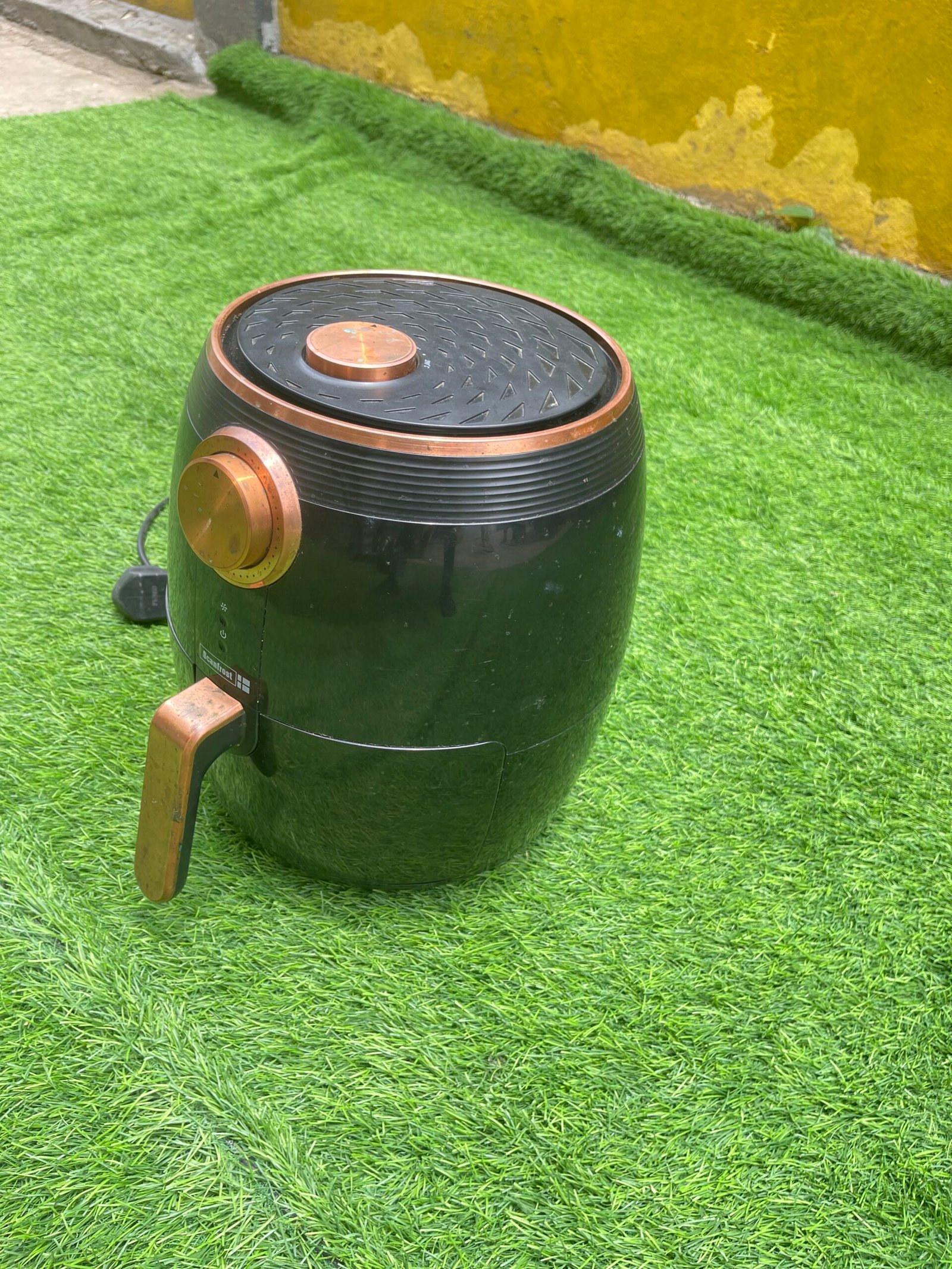 IMG_0960 Neatly Used 4L Scanfrost Air-Fryer (Sfaf4200) - Image 1